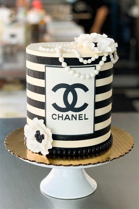 chanel cakes images.